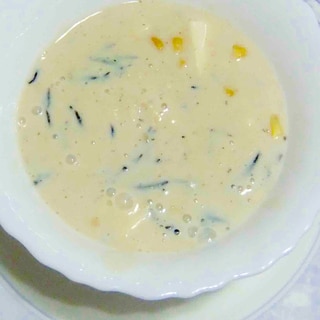 ひじきとコーンの豆乳スープ